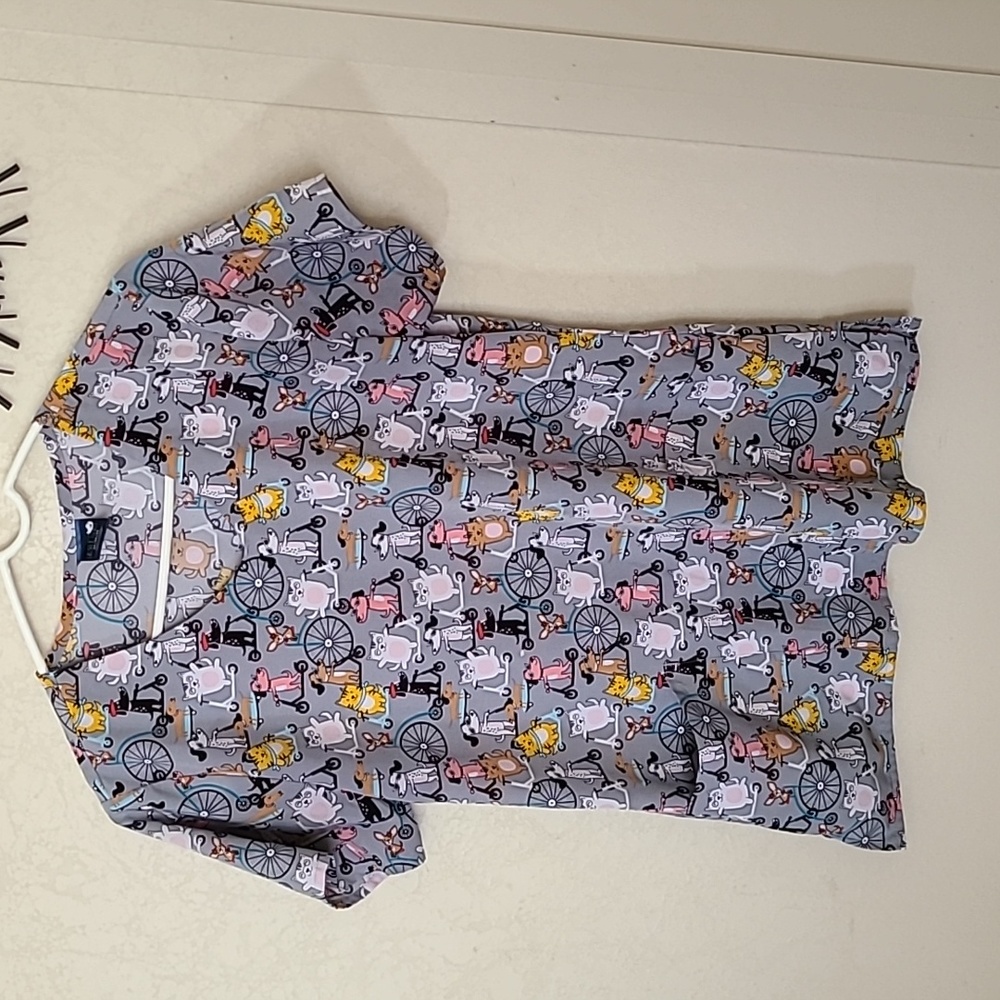 Zoe + Chloe scrub top